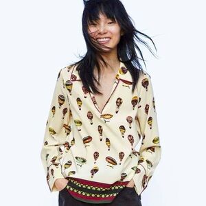 Zara | Hot Air Balloon Print Cream Colored Blouse Smalll